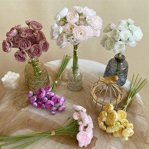 Ranunculus Land ช่อดอกไม้ประดิษฐ์6หัวแบบผูกด้วยมือขนาดเล็ก - Product Image 2