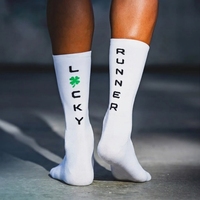 Chaussettes de course à compression anti-boursouflure Chaussettes de cyclisme de sport de performance personnalisées Chaussettes de sport d'équipage rembourrées techniques de haute qualité