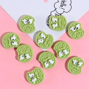 Accesorios para el Cabello de Plástico con Dijes de Galletas de Dibujos Animados para Niños, Hechos a Mano para Uso Diario - Product Image 2