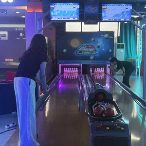 Pista de Bolos Interior Songfa de Diseño Personalizado |   Pistas Ecológicas y Duraderas, Diseño Profesional de Pistas Deportivas Interiores, Instalación de Caminos para Caminar - Product Image 1