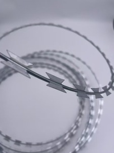 Bto16 dao cạo dây 1100mm Đường kính mạ kẽm Vòng Hàng rào bài cho concertina dao cạo dây thép gai hàng rào - Product Image 3