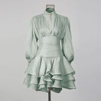 Robe haut de gamme 2026 Ramadan style rétro décontractée pour soirée, unie, à volants, coupe ajustée, mini, taille cintrée, col montant, boutonnée
