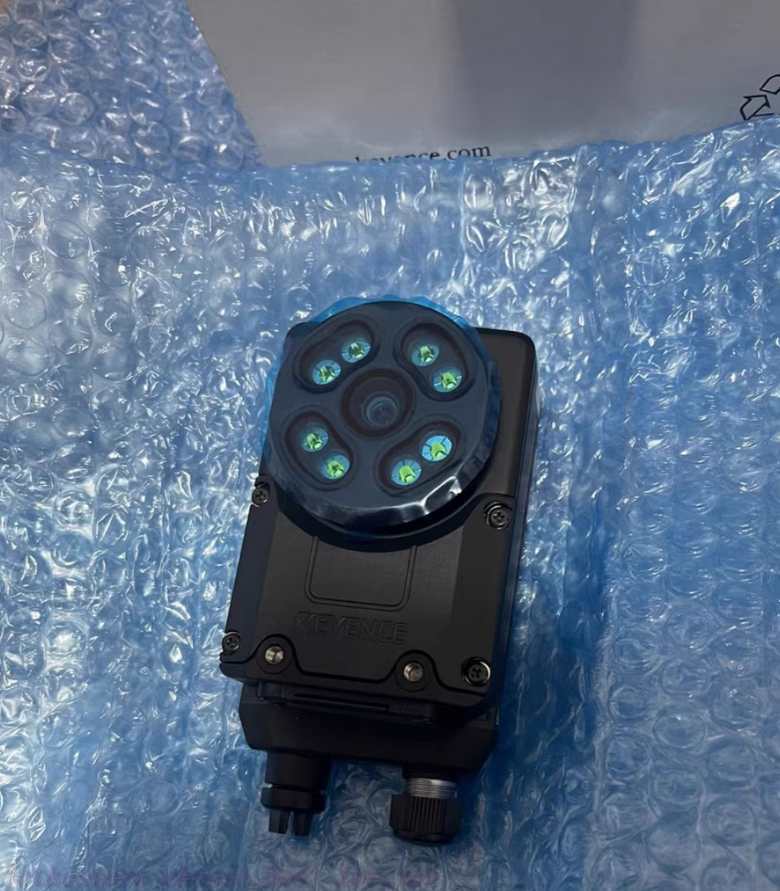 Keyence IV3-600CA Smart Camera - Wide Field of View Sensor