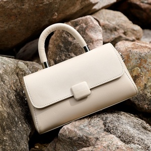 Borse a Tracolla di Lusso in Vera Pelle per Donna, Fatte a Mano, con Due Cinghie e Chiusura a Cerniera, Marche Famose, Vendita all'Ingrosso - Product Image 5