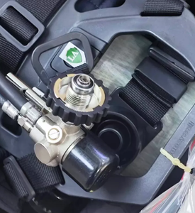 เครื่องช่วยหายใจแบบอิสระรุ่น C900 ซีรีส์ ราคาดี SCBA105K/C900-6.8L/C900-9L สีดำเทา คาร์บอนไฟเบอร์คอมโพสิต - Product Image 3