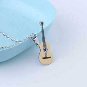 قلادة رجالية من المصنع قلادة عصرية رائعة شخصية أنيقة من الفولاذ المقاوم للصدأ قلادة موسيقية للغيتار ملحق هيب هوب - Product Image 5