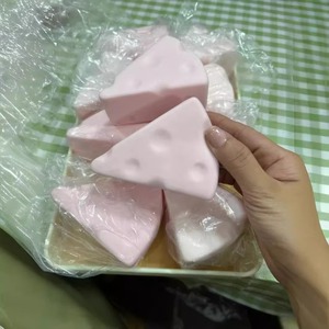 NUEVO Juguete Antiestrés de PU con Forma de Bloque de Queso Rosa Viral de Instagram, para Niños y Adultos, Juguete de Escritorio para Mejorar el Estado de Ánimo - Product Image 2