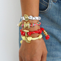 Gelang Kain Motif Bunga Warna Hijau dengan Aksen Logam Emas Huruf TIGER, Logo Kustom, Ikat Simpul, Hadiah Natal