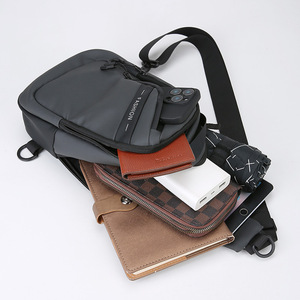 Bolso Bandolera para Hombre, Resistente al Agua, Gran Capacidad, con Puerto de Carga USB para Uso Diario, Primavera 2025 - Product Image 1