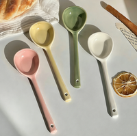 Cuillère à soupe et à salade en céramique japonaise Eastern Rock avec manche long pour un usage domestique, nouilles de riz et plats