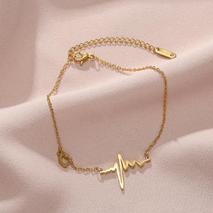 Bracelet de <span class=keywords><strong>cheville</strong></span> mignon avec breloque cœur <span class=keywords><strong>creux</strong></span> Bracelet de <span class=keywords><strong>cheville</strong></span> en <span class=keywords><strong>acier</strong></span> inoxydable anti-ternissement <span class=keywords><strong>pour</strong></span> femme - Product Image 5