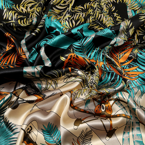 低起订量 民族花卉印花缎面方巾 女式 90 厘米 仿丝田园风格头巾和披肩 时尚百搭披肩 - Product Image 4