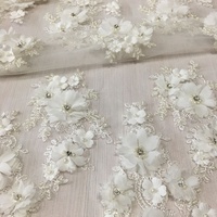 Tissu en polyester épais 100 % brodé de dentelle florale 3D, orné de pierres perlées à la main, idéal pour les accessoires de mariée - Nouvelle collection tendance