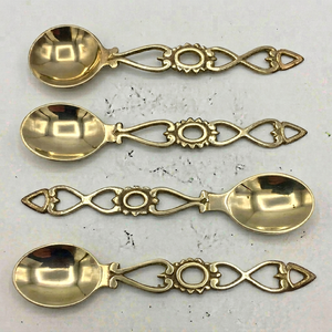 Juego de cubiertos victorianos de latón antiguo con acabado dorado y mangos ornamentados de acero inoxidable para cenas, fiestas y restaurantes. - Product Image 1