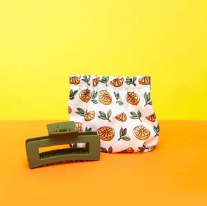 Paniers-cadeaux à thème orange conçus par Sunny & Wise USA pour les femmes - Product Image 6