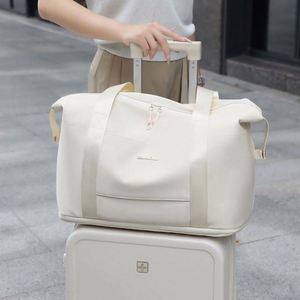 Bolsa de Viaje Plegable Grande y Ligera de PU con Logotipo Personalizado 2025, Bolsa de Almacenamiento de Ropa de Oxford con Acabado de Cuero, para Trajes y Equipaje - Product Image 6