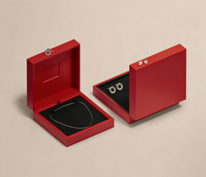 Logotipo personalizado para caja de anillos de cuero PU morado de alta gama y caja de embalaje para joyería - Product Image 3