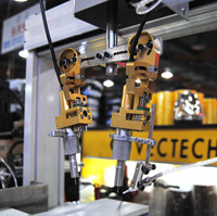 Robot de soudage automatique de bureau à 4 axes OEM ZHONGTU, 360 °   Tête de soudage rotative pour machine à souder les circuits imprimés
