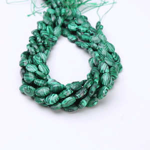 Assortiment de 2448 perles de pierres précieuses à vendre - Product Image 3