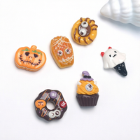 Lot de 100 Breloques d'Halloween en Résine Faite à la Main, Cabochons à Dos Plat de Forme Irrégulière pour Breloques de Chaussures et Gobelets Thème Effrayant