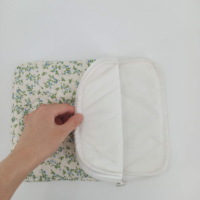 OEM toile matelassée couverture de livre poche avant fleur imprimé livre pochette lavable Bible protecteur fermeture éclair amoureux poche avant