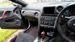 Couverture latérale de navigation et de moniteur en fibre de carbone sèche pour Nissan GT-R R35 2008-2016 |   Disponible en version LHD/RHD - Product Image 5
