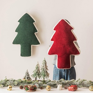 Coussin décoratif de Noël en bouclette verte, doux et rembourré en coton PP, pour la décoration du salon - Product Image 3