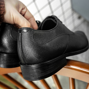 Zapatos de vestir para hombre con punta en pico, los más vendidos, de cuero genuino de alta calidad, transpirables, ideales para ocasiones de negocios. - Product Image 4