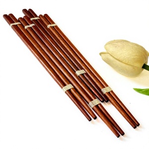 ชุดตะเกียบไม้สีน้ำตาลธรรมชาติ 4 คู่ พร้อมแถบกระดาษ ผลิตในเวียดนาม - Product Image 1