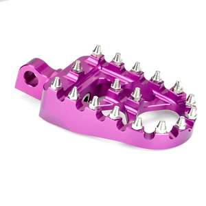 Clavija de pie morada personalizada giratoria de 360 grados MX clavijas de pie moradas estilo <span class=keywords><strong>Chopper</strong></span> Bobber para Harley Dyna Fatboy Sportster Iron <span class=keywords><strong>883</strong></span> - Product Image 5