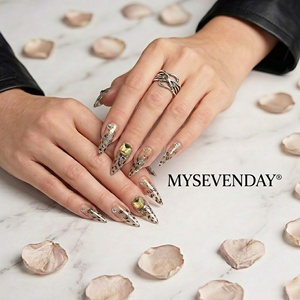Vente directe d'usine de manucures luxueuses faites à la main, ornées de pierres précieuses, 10 faux ongles pointus à la française. - Product Image 1