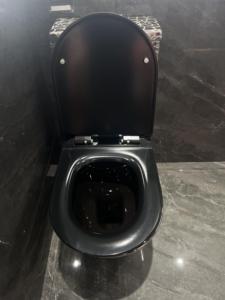 WC suspendu monobloc en céramique de style européen, certifié CE, avec réservoir encastré et siphon en P, pour hôtels et salles de bain de luxe - Product Image 2
