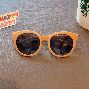 Simpatici <span class=keywords><strong>occhiali</strong></span> <span class=keywords><strong>da</strong></span> <span class=keywords><strong>sole</strong></span> Unisex per <span class=keywords><strong>bambini</strong></span> lenti sfumate protezione UV alla moda disponibili montature arancione bianco verde realizzate in materiale PC - Product Image 6