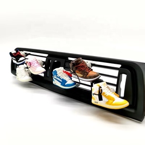 Mini diffuseur d'arôme 3D en gypse pour voiture, <span class=keywords><strong>parfum</strong></span> sportif à clipser sur grille d'aération, désodorisant pour voiture en forme <span class=keywords><strong>de</strong></span> baskets AJ - Product Image 1
