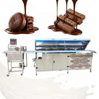 Machine automatique HNOC pour enrober les gâteaux aux fraises en chocolat avec tunnel de refroidissement