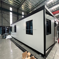 Conteneur préfabriqué isolé et pliable de 20 pieds, extensible, pour hôtel, maison préfabriquée avec deux chambres et un salon