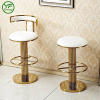 Tabouret de bar pivotant réglable commercial, chaise de comptoir rembourrée blanche, base en métal doré pour hôtel, restaurant, mobilier de bar