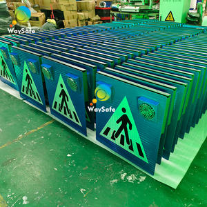 Panneau de signalisation routière piétonne en aluminium personnalisé avec LED solaires et lumières clignotantes jaunes et blanches - Product Image 5