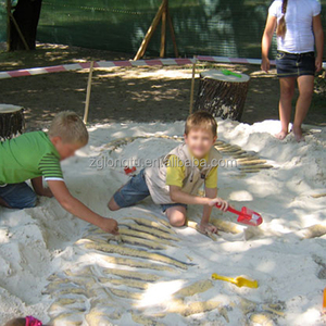 Parque de juegos para niños excavando <span class=keywords><strong>huesos</strong></span> de <span class=keywords><strong>dinosaurio</strong></span> en el parque de atracciones - Product Image 2