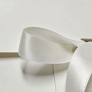 Sacs cadeaux en papier pliés avec logo personnalisé, sacs cadeaux de luxe avec ruban, sacs en papier pour emballage - Product Image 3