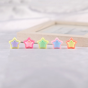 Cuentas Acrílicas Coloridas en Forma de Estrella 3D para Hacer Pulseras, Accesorios de Joyería DIY, Cuentas Sueltas de Resina Plástica de Colores Aleatorios - Product Image 4