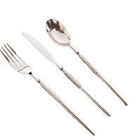 Ensemble de couverts de luxe à motif gaufré en acier inoxydable 304, couteau, fourchette, cuillère, manche épais, pour mariage