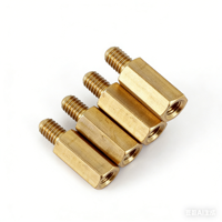 Vis de fixation hexagonales auto-serrantes pour installation permanente sur tôles minces, attaches conformes RoHS