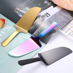 Design personnalisé <span class=keywords><strong>en</strong></span> acier inoxydable or coupe-gâteau <span class=keywords><strong>en</strong></span> métal outils de cuisson avec couteau et fourchette <span class=keywords><strong>plaque</strong></span> - Product Image 4