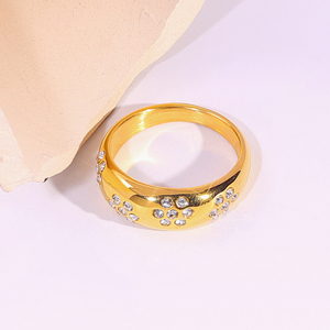 Anneaux de mariage tendance en forme de cœur en acier inoxydable plaqué or 18 carats pour femmes, bijoux en gros - Product Image 6