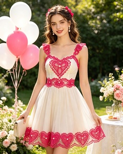 Suministro Inmediato: Cuentas Bordadas de Corazones, Encaje Estilo Nacional, Soluble en Agua, para Vestidos de Novia, Tocados y Accesorios para Zapatos - Product Image 1