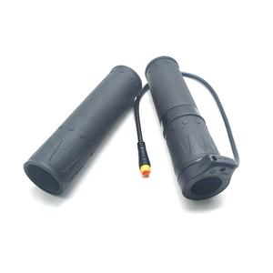 <span class=keywords><strong>Poignée</strong></span> de vélo en caoutchouc antidérapante pièces de vélo de montagne serrure <span class=keywords><strong>poignée</strong></span> de vélo ergonomique vélo de route <span class=keywords><strong>poignée</strong></span> antidérapante - Product Image 2