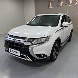 Auto Usata Modello 2019 2.0L 2WD Edizione Enjoy 7 Posti Mitsubishi Outlander - Product Image 1