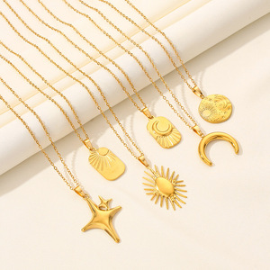 Collar de Moda para Mujer, Acero Inoxidable, Chapado en Oro de 18K, con Diseño de <span class=keywords><strong>Luna</strong></span> y Estrella - Product Image 1