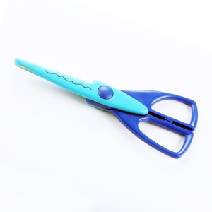 <span class=keywords><strong>Tijeras</strong></span> Zigzag de 6-1/2 Pulgadas con Hoja de Diferentes Formas, <span class=keywords><strong>Tijeras</strong></span> Decorativas para Manualidades SA4406 - Product Image 1